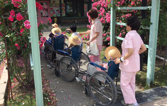 香野苑 お散歩